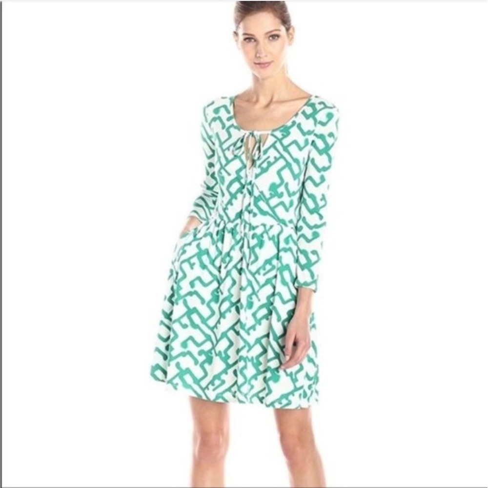 French Connection NWT 71DCY Downtown Grid Printed Long Sleeve Flared Dress Sz 8